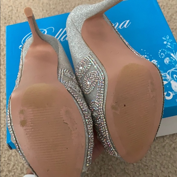 Heels - Picture 6 of 6